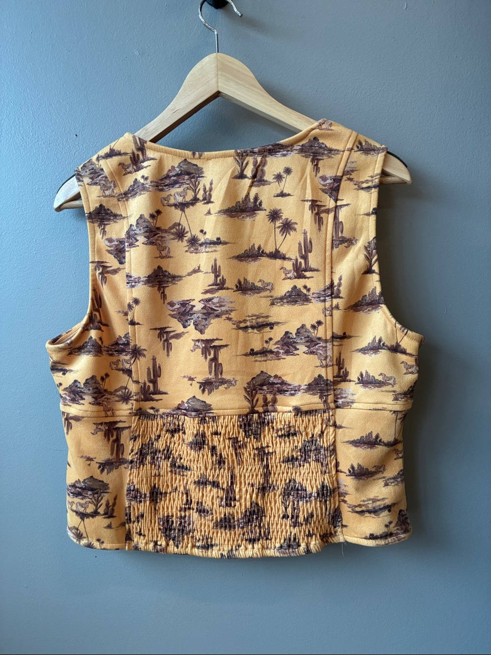 Sterling & Stitch Vest Yellow Desert Horses Faux Suede Large - Picture 4 of 7